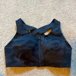 Lululemon Enlite Bra 34D Camo like new